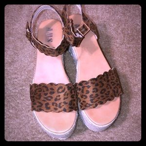 Leopard platform sandal